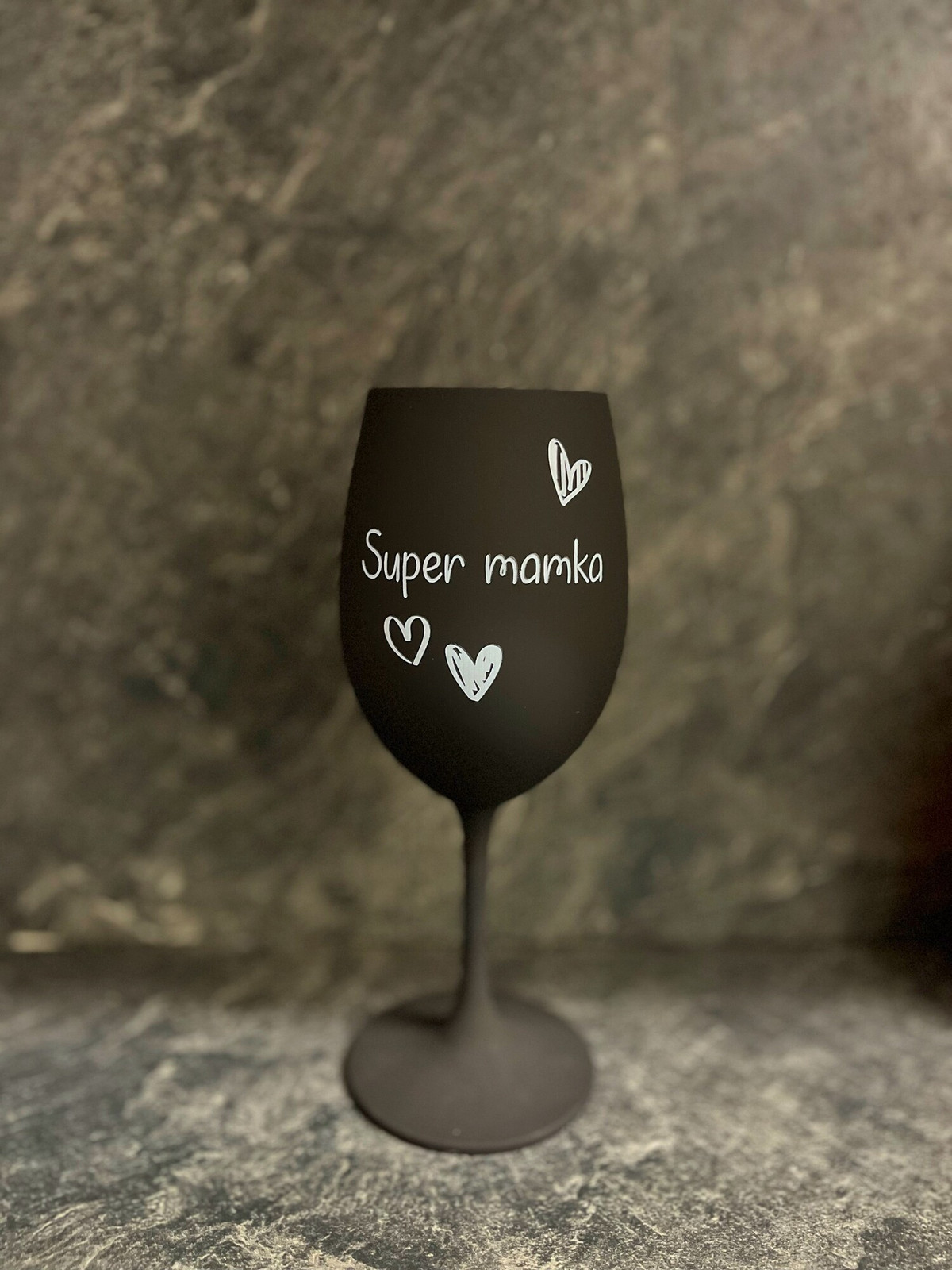 SUPER MOM - čierny pohár na víno 350 ml