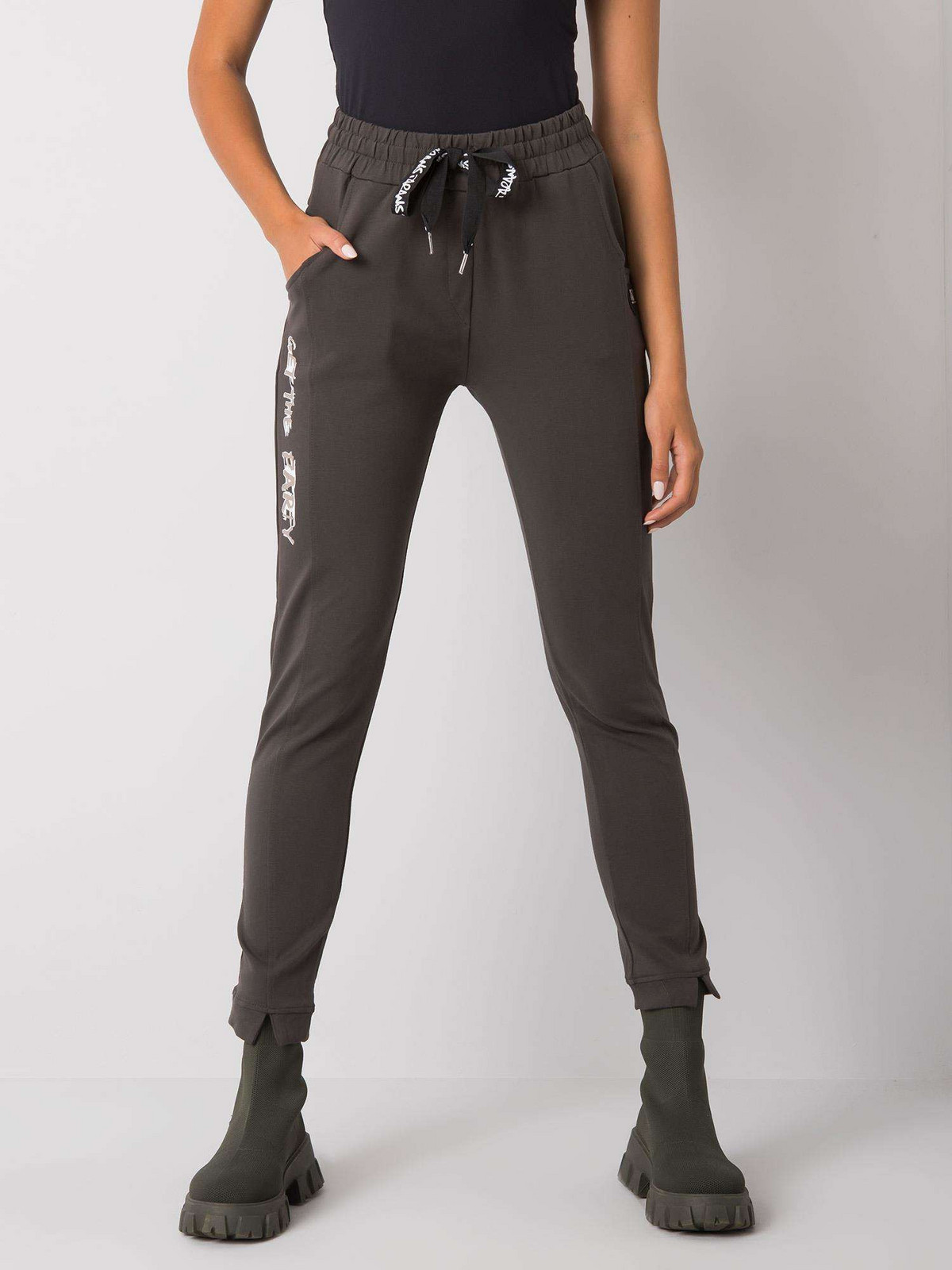 Dámske tepláky RV DR 7071.20 Dark khaki - FPrice XL khaki-tm.Zelená