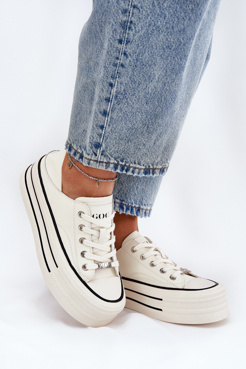 Biele celokožené tenisky na masívnej platforme GOE - 36