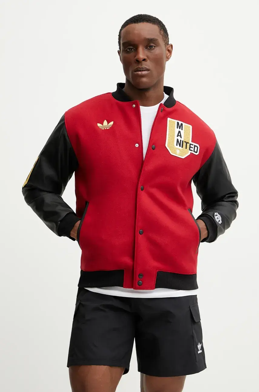 Bunda bomber s prímesou vlny adidas Originals Manchester United VRCT pánsky, červená farba, prechodná, oversize, JF0366