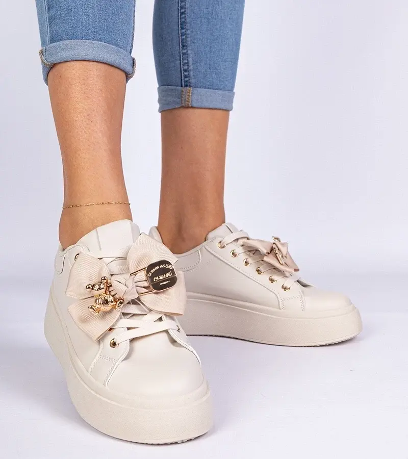 marka niezdefiniowana Beige sneakers decorated with a bow and gold teddy Karinka