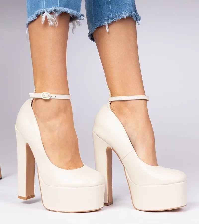 marka niezdefiniowana Beige high heel pumps Felida