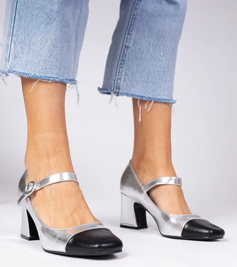marka niezdefiniowana Black women's pumps with a silver toe Radora