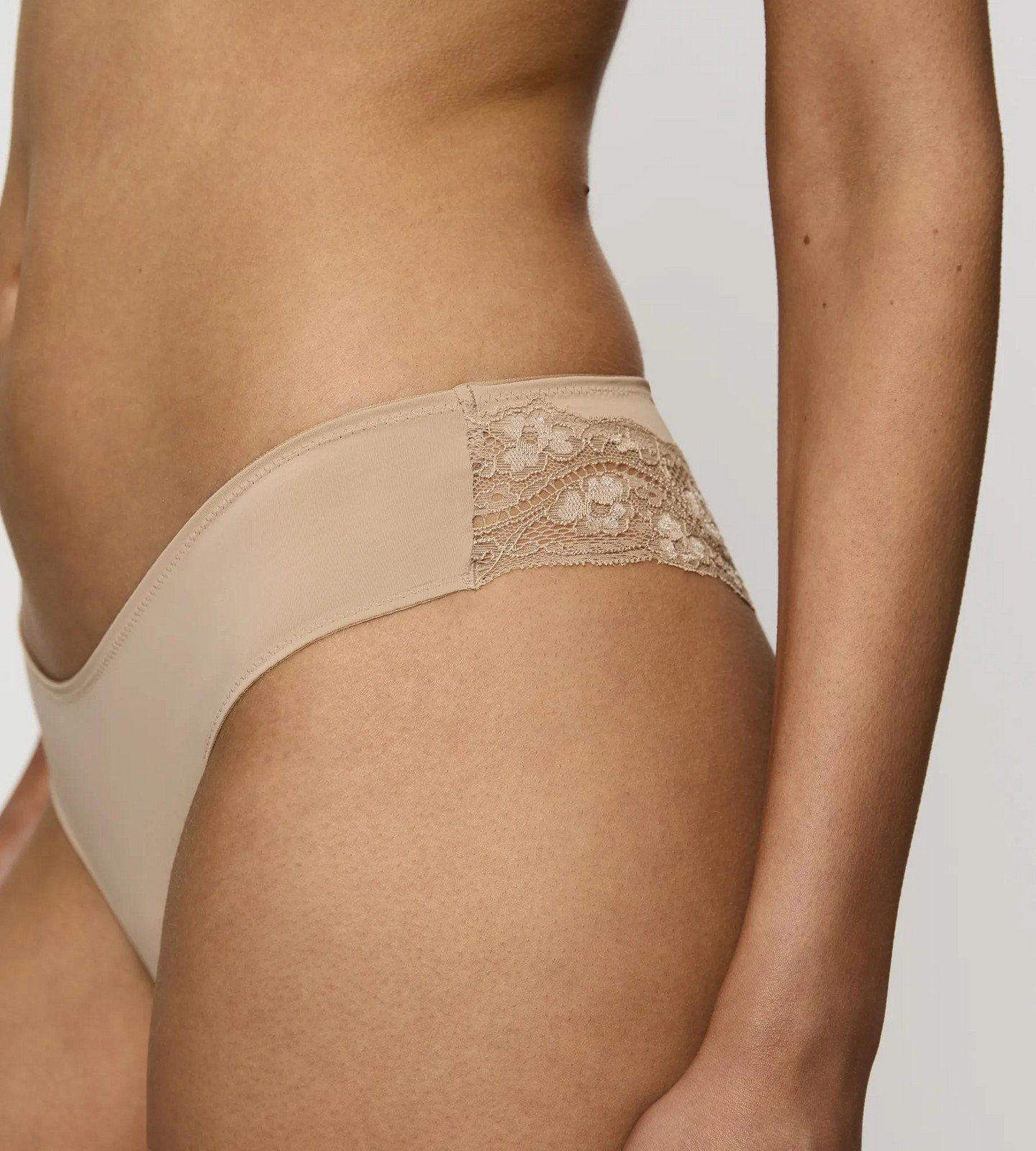 Dámske nohavičky Lovely Micro Brazilian String 2P - YELLOW - svetlo béžová 6106 - TRIUMPH YELLOW L