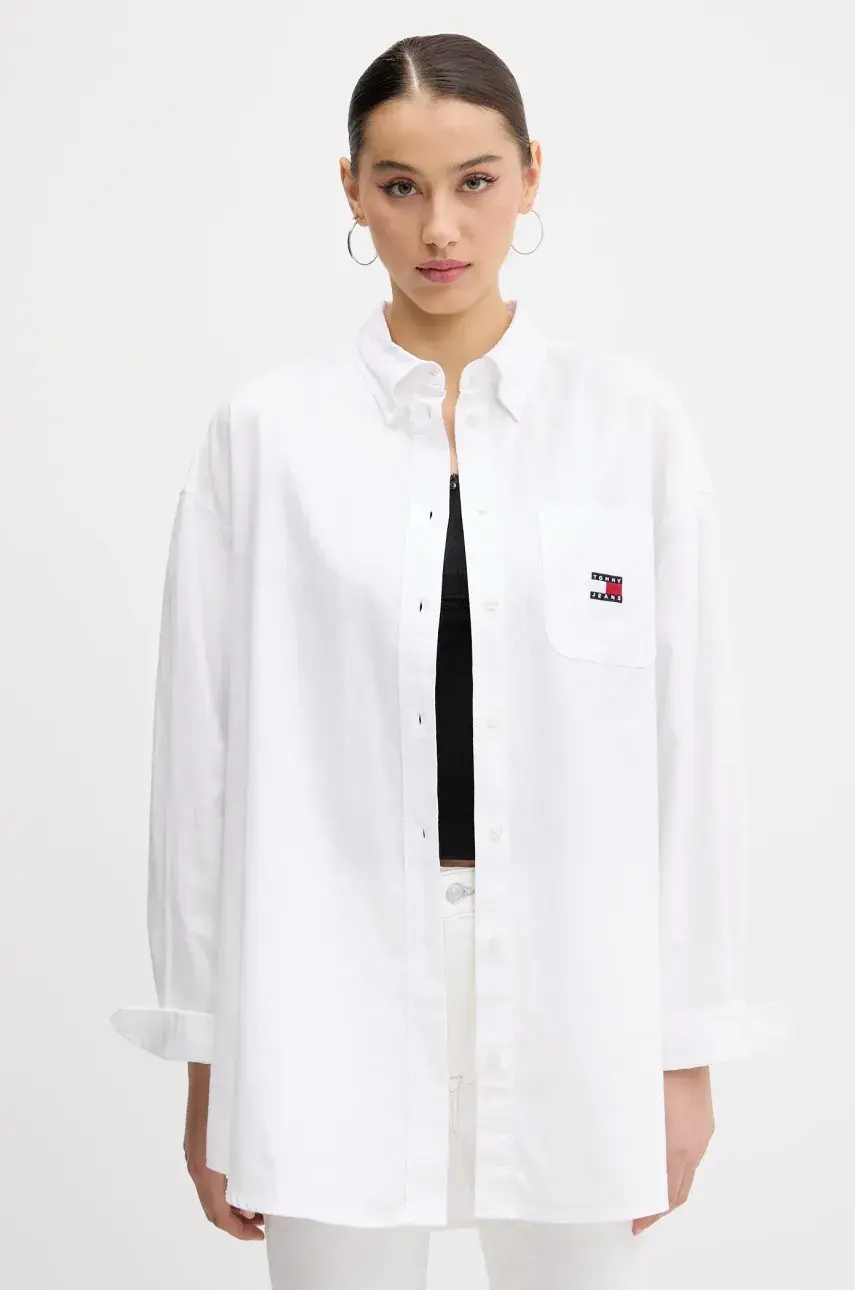 Bavlnená košeľa Tommy Jeans biela farba, voľný strih, s klasickým golierom, DW0DW20289