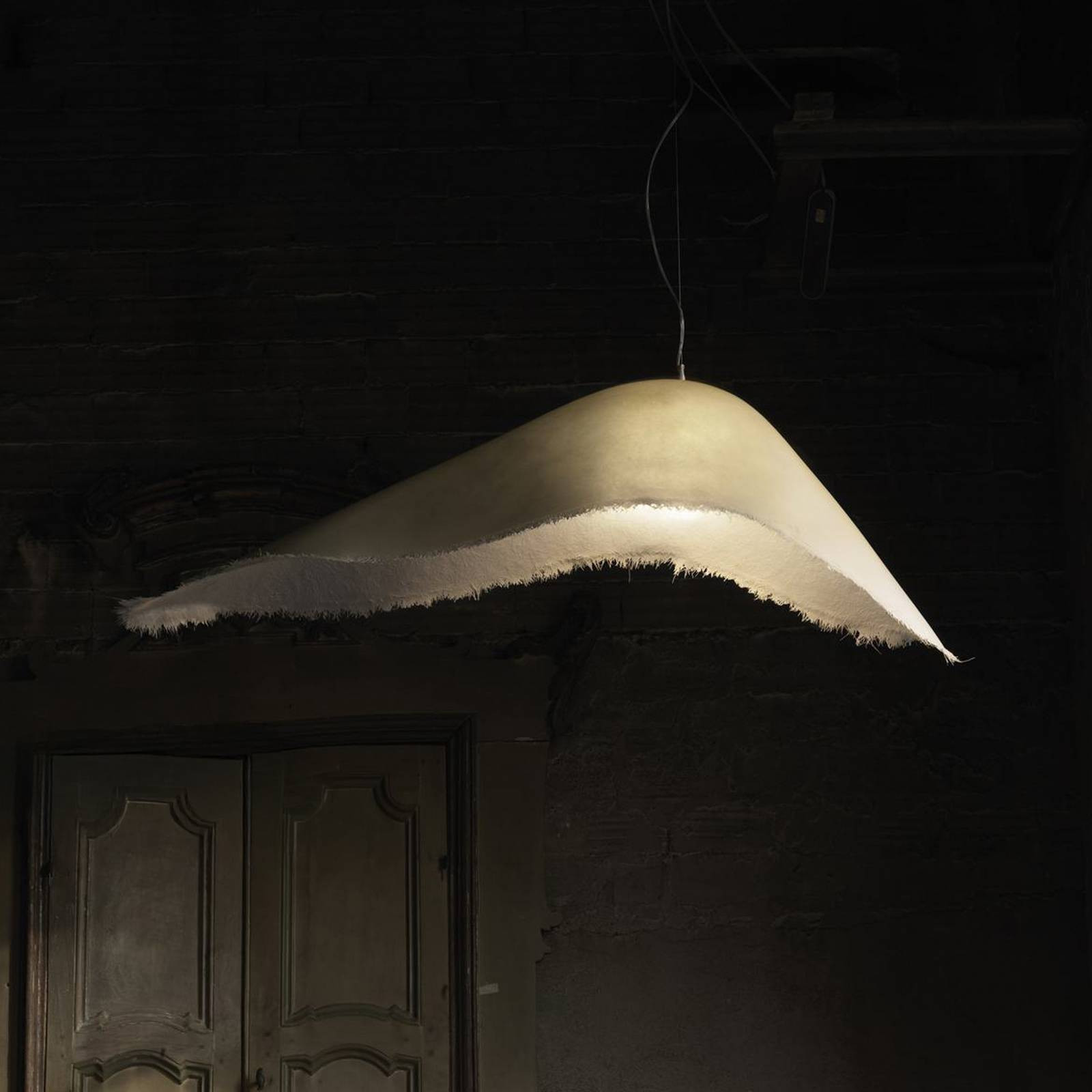 Závesné svetlo Karman Moby Dick, dĺžka 150 cm, sklolaminát, biela
