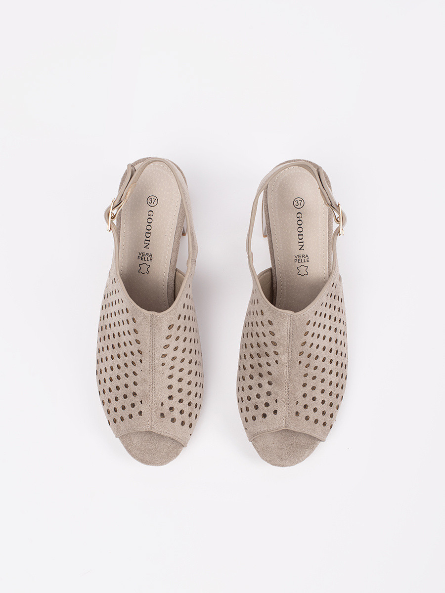 Pohodlné hnedé sandále pre ženy na širokom podpätku 36