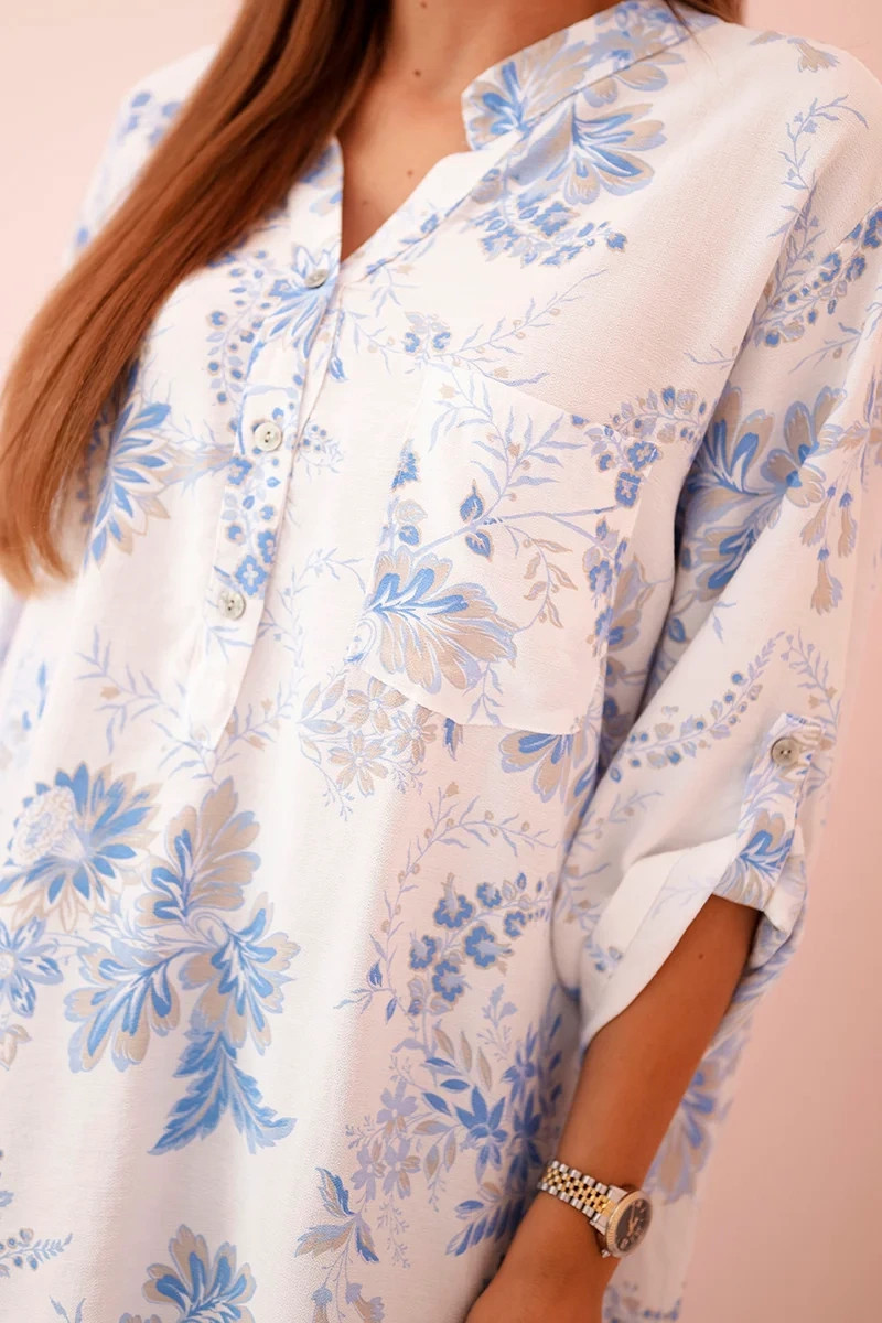 Dámske tričko s výstrihom do V a kvetinovou potlačou modré UNI