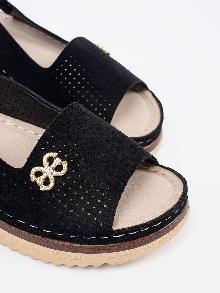 Štýlové dámske sandále čierne s plochým podpätkom 36