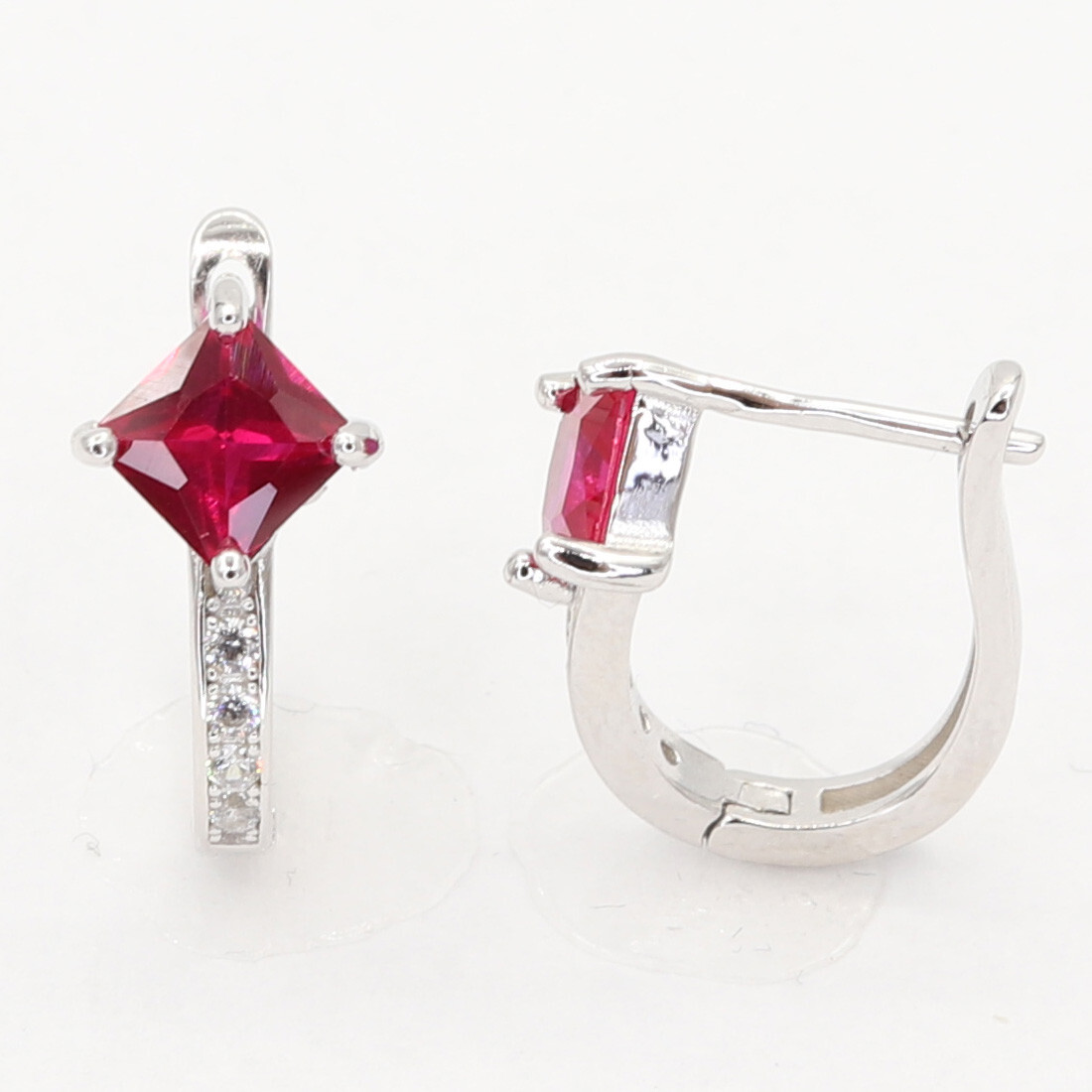 Strieborné náušnice 113316