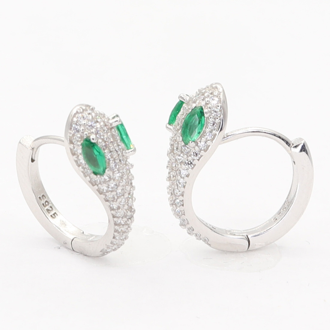 Strieborné náušnice 113321