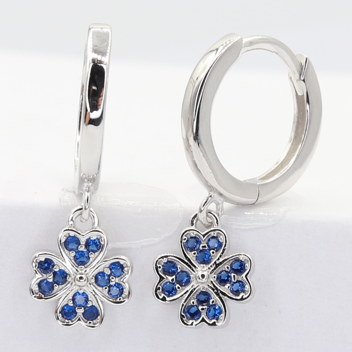 Strieborné náušnice 113326