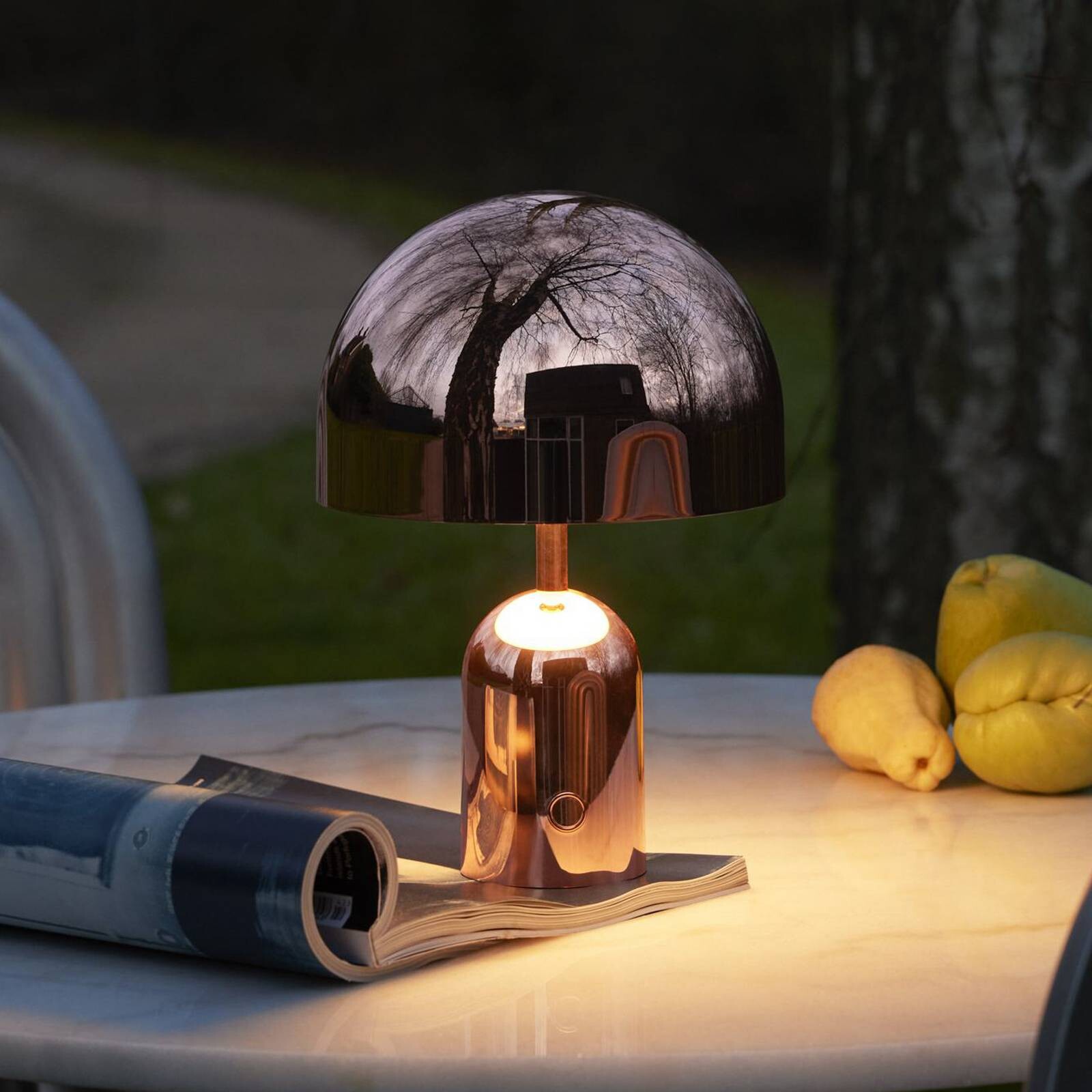 Tom Dixon Bell Prenosná stolová LED lampa, medená farba