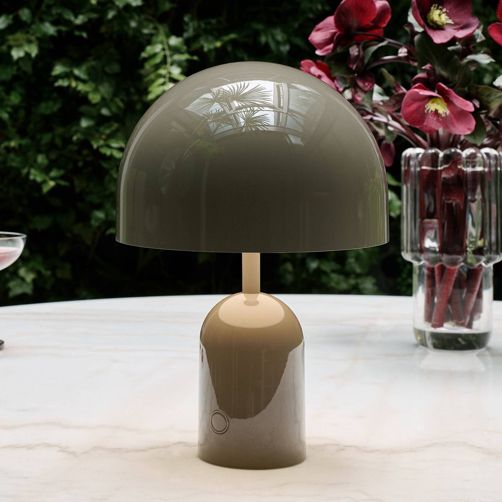 Tom Dixon Stolová LED lampa Bell Portable, sivá, 28 cm