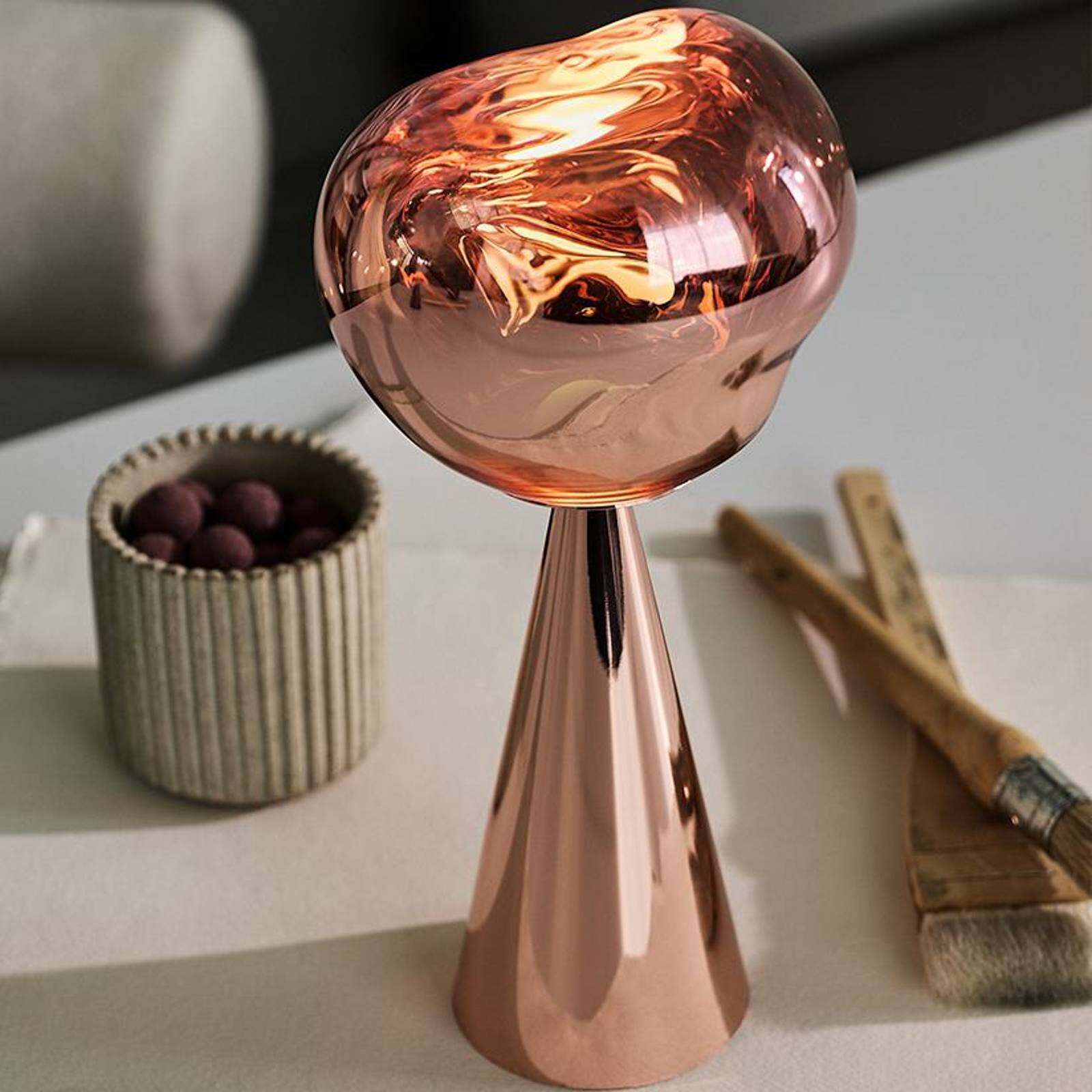 Stolová LED lampa Tom Dixon Melt, medená farba, výška 28 cm