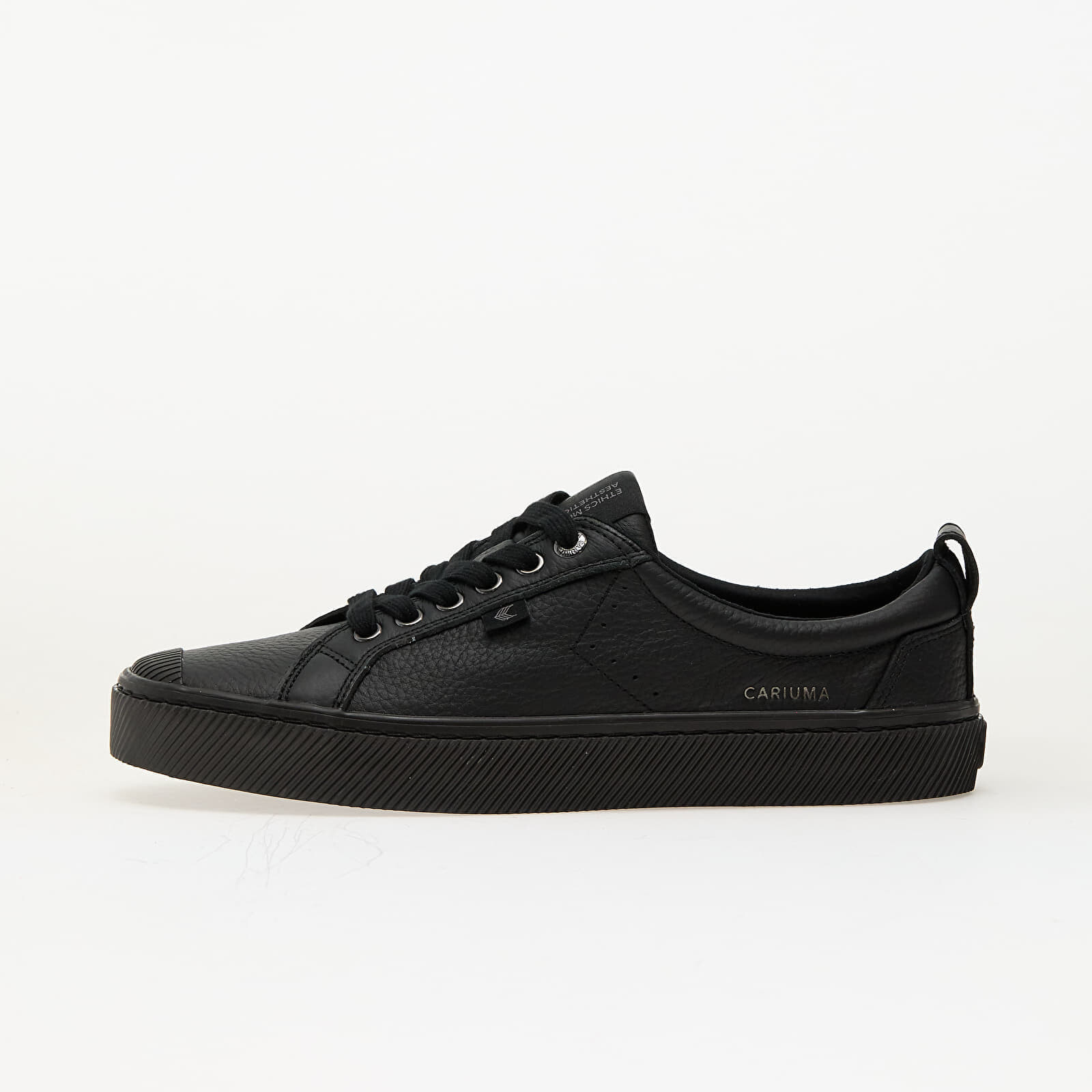 Tenisky Cariuma W Oca Low Triple Black EUR 37
