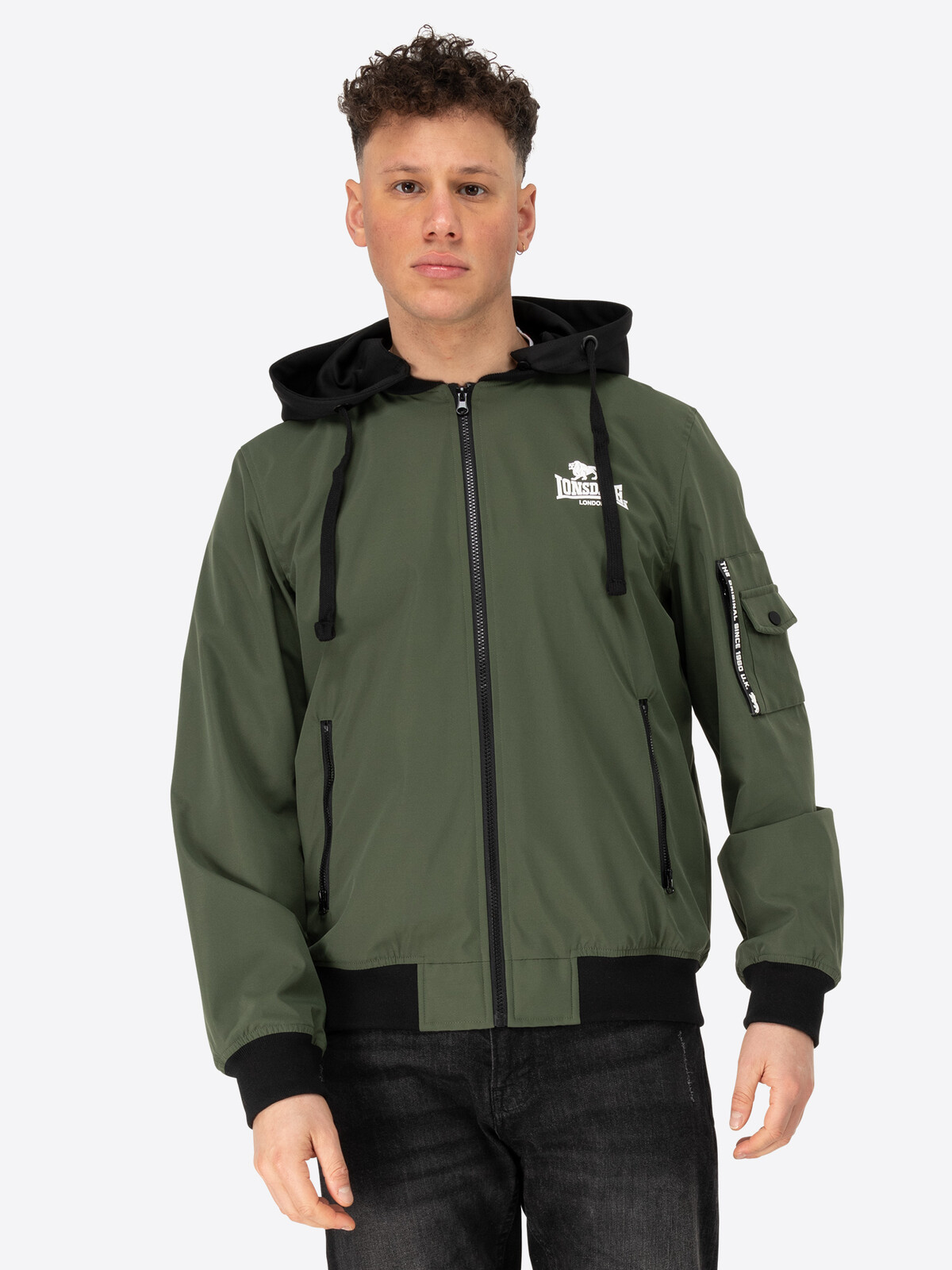 Lonsdale Men's hooded jacket slim fit


Men's windbreaker regular fit