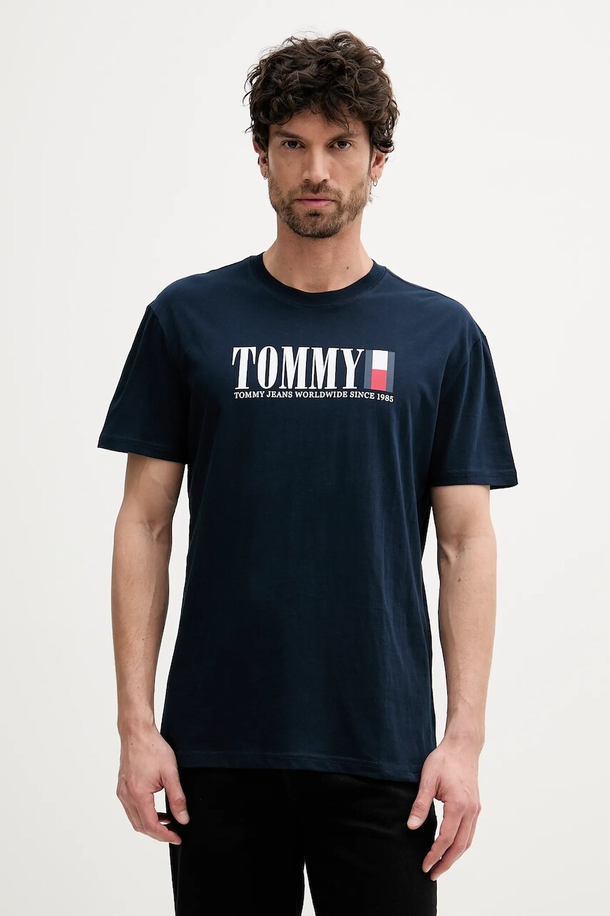 Bavlnené tričko Tommy Jeans pánske, tmavomodrá farba, s potlačou, DM0DM21941