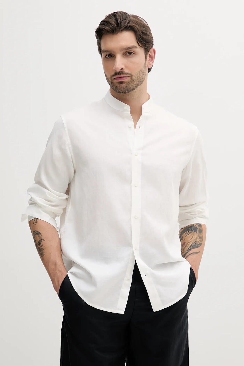 Košeľa s prímesou ľanu Armani Exchange biela farba, regular, so stojačikom, XM000717 AF13181