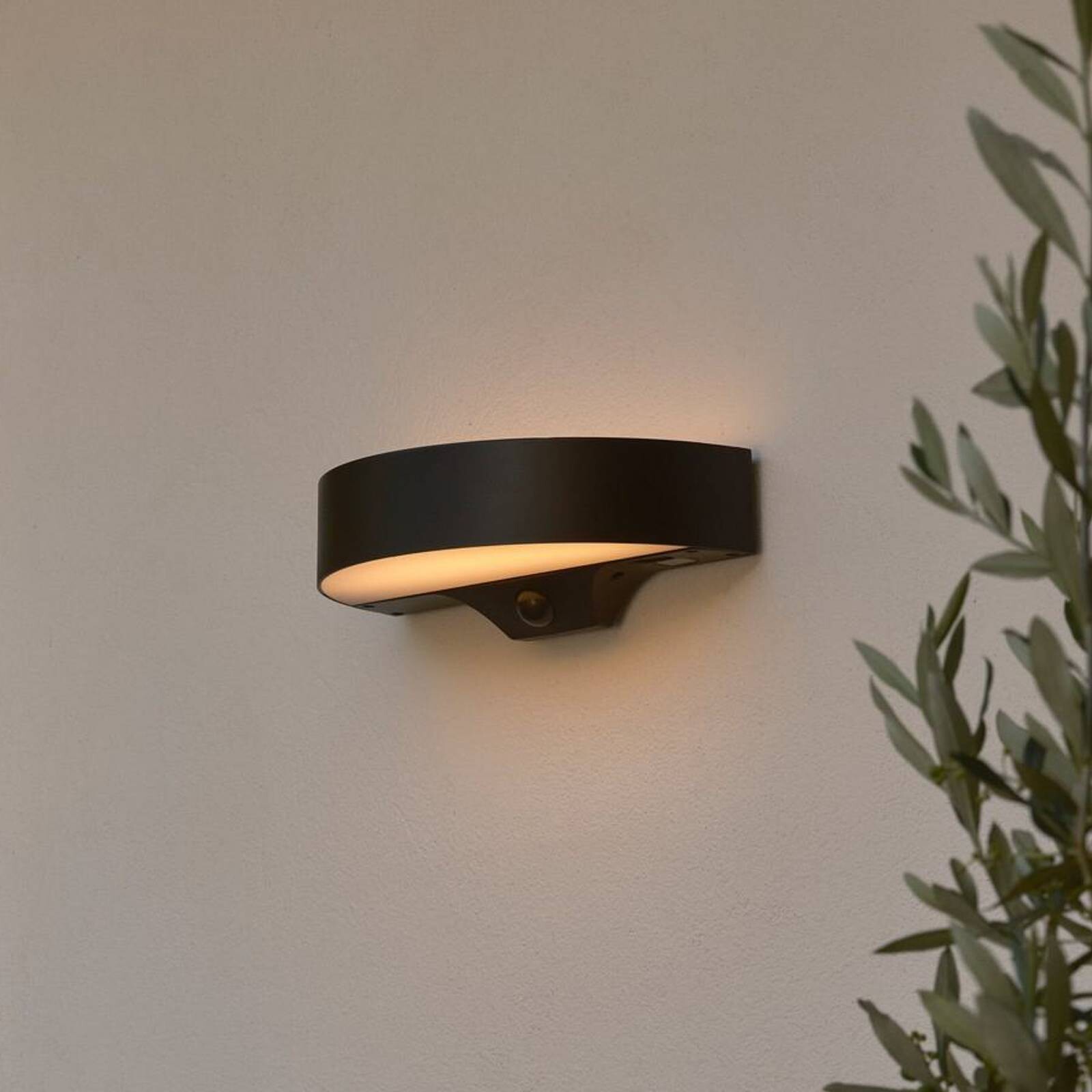 LED solárne vonkajšie nástenné svietidlo Monay Round, čierne, IP44