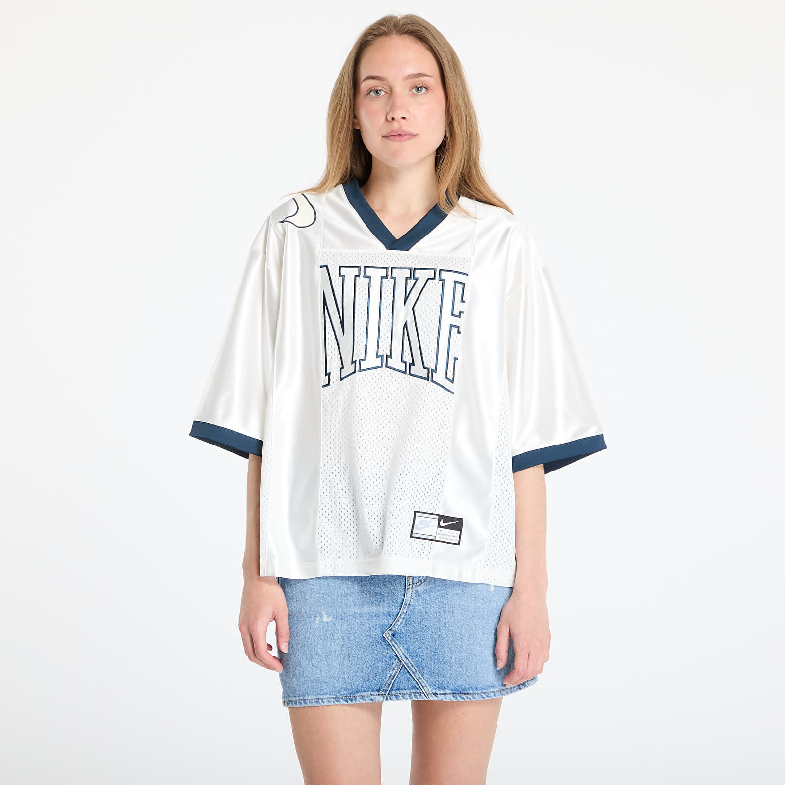 Dres Nike Sportswear Street Women's Oversized Short-Sleeve Graphic Jersey Sail/ Armory Navy M