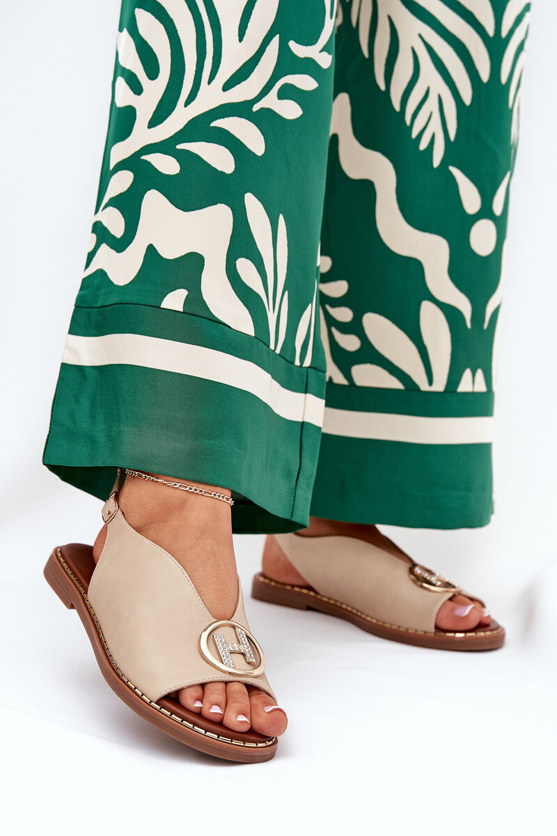 Boto Ploché elegantné sandále s ozdobou béžové Iseliria