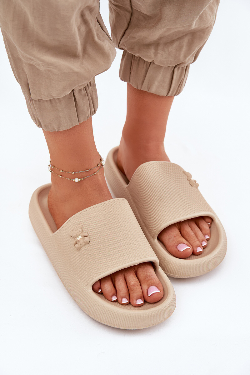 Svetlobéžové dámske gumené šľapky na platforme zdobené medvedíkom - 36