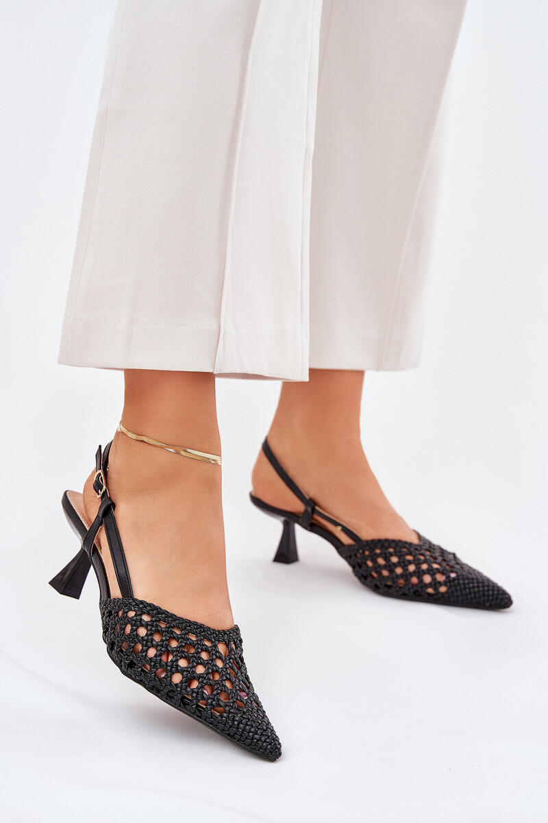 Boto Lodičky S Špicatou Špičkou A Otevrenou Pätou Čierne Umirana