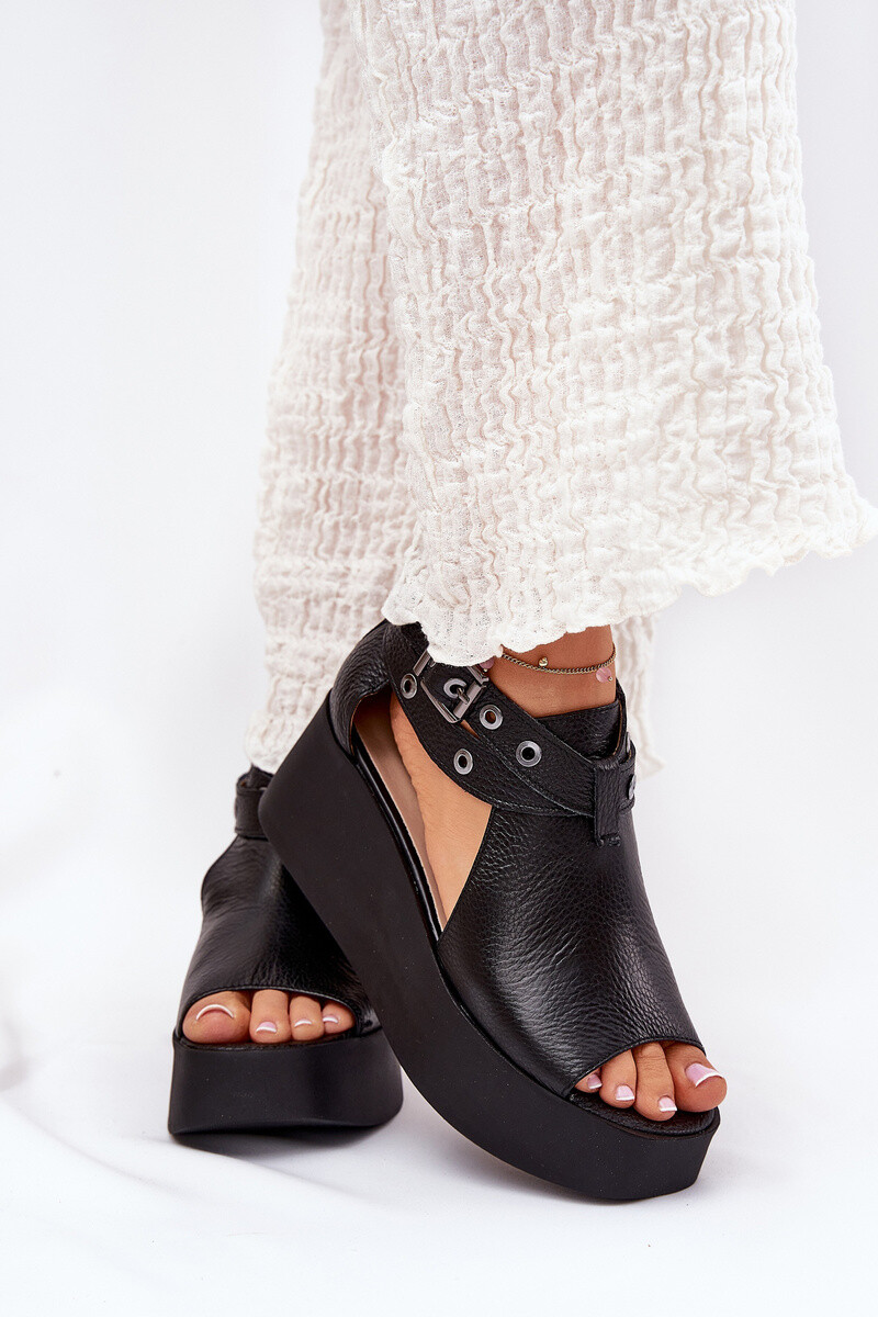 Kožené sandále na klíne čierne Zazoo 1732