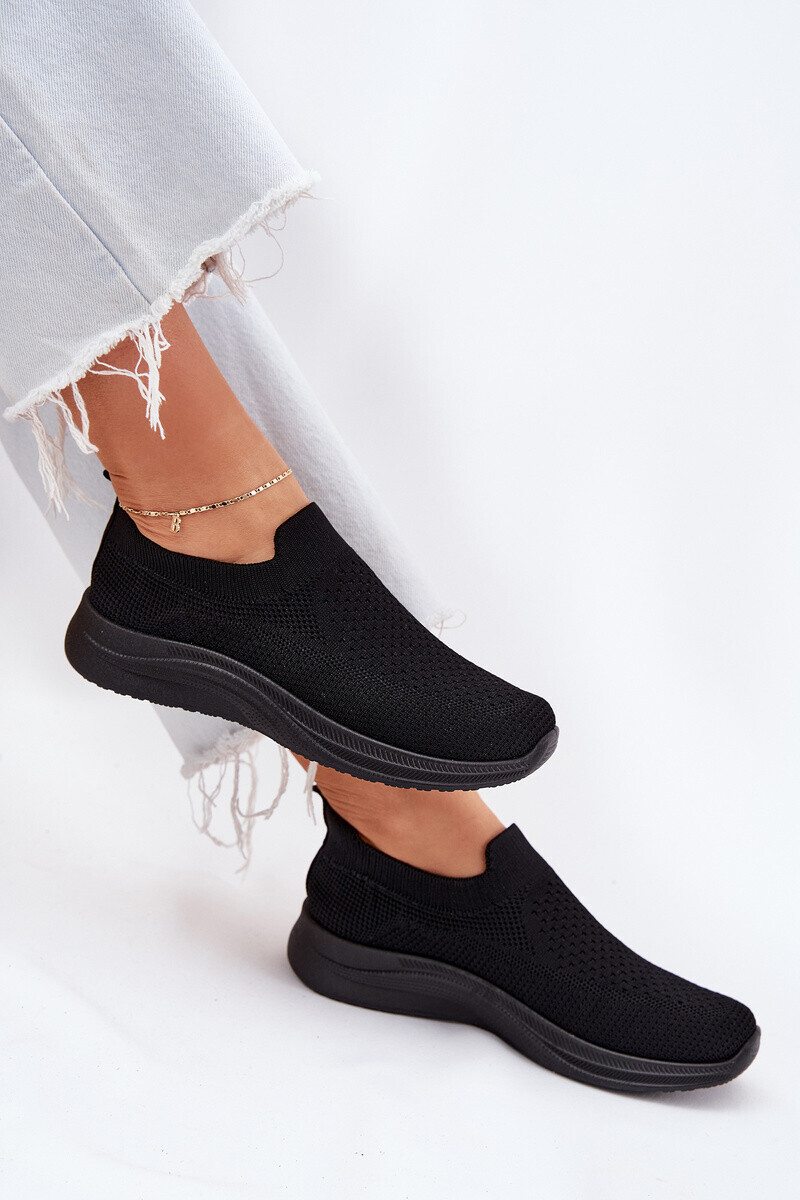 Boto Materiálové slip-on dámske športové topánky čierne Astusa