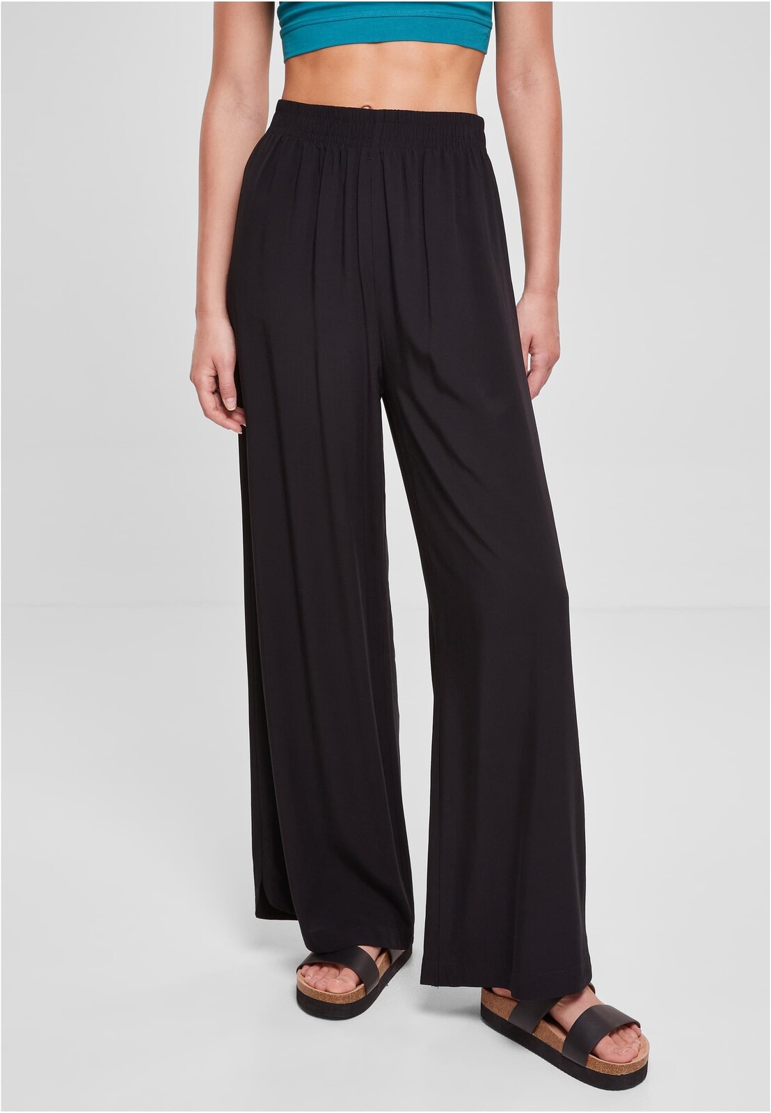 Women's wide viscose pants in black color