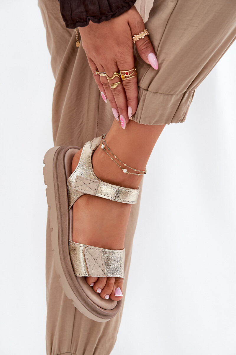 Dámske kožené sandále na platforme zlaté Zazoo 40443