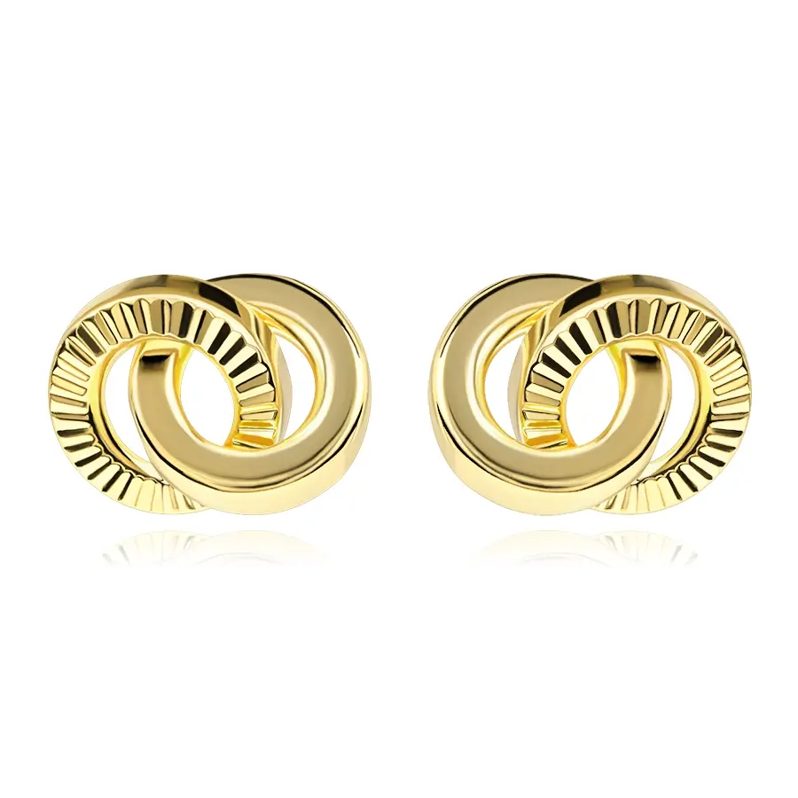 Zlaté náušnice 9K prepletené prstence s vrúbkovaným a hladkým povrchom