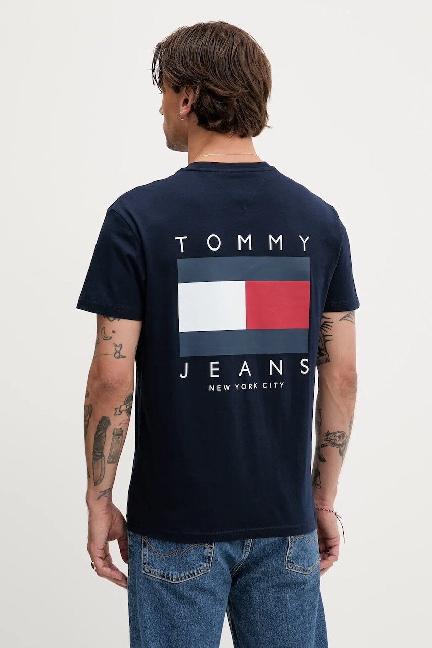 Bavlnené tričko Tommy Jeans pánske, tmavomodrá farba, s potlačou, DM0DM21910