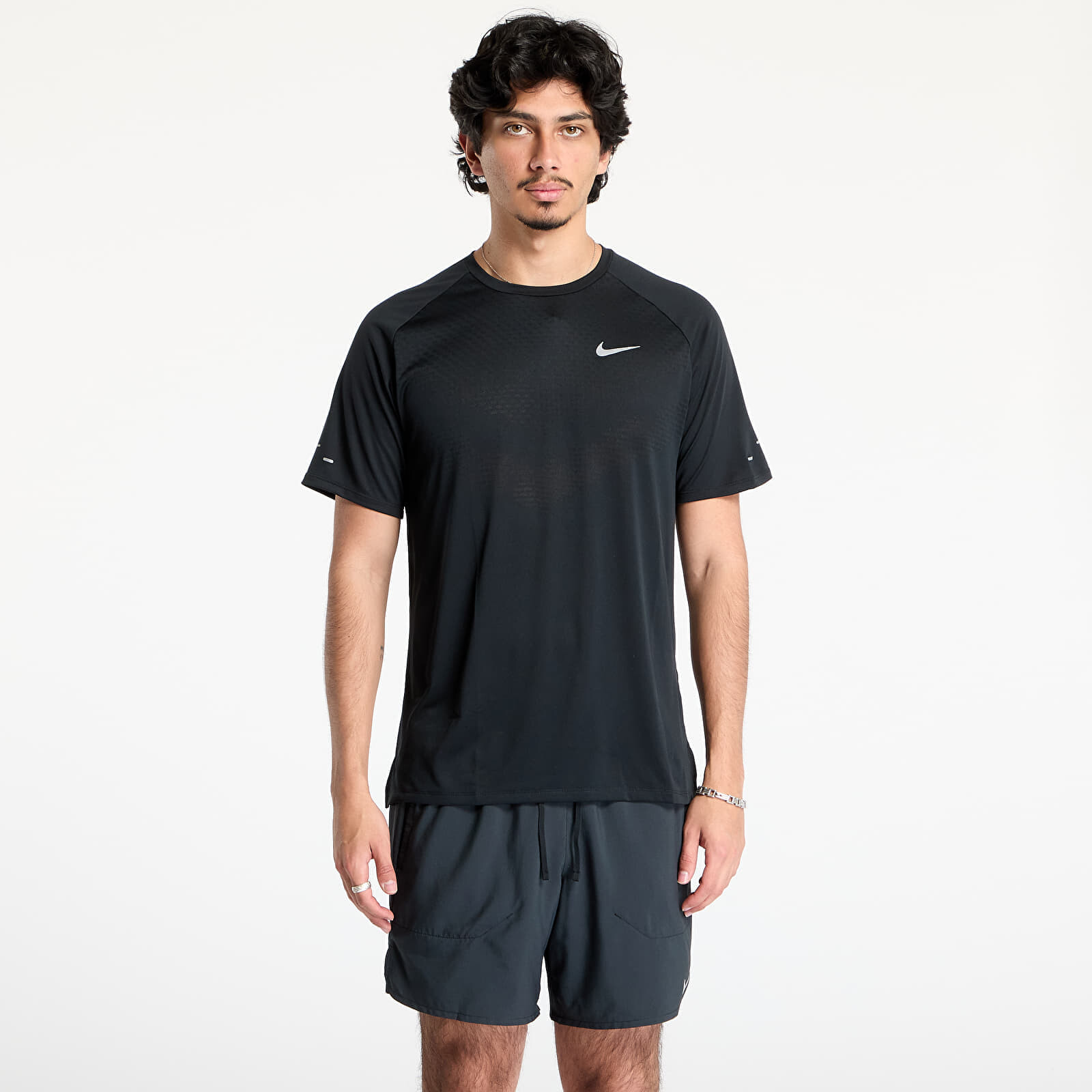 Tričko Nike Stride Men's Dri-FIT ADV Short-Sleeve Running Top Black/ Reflective Silv M