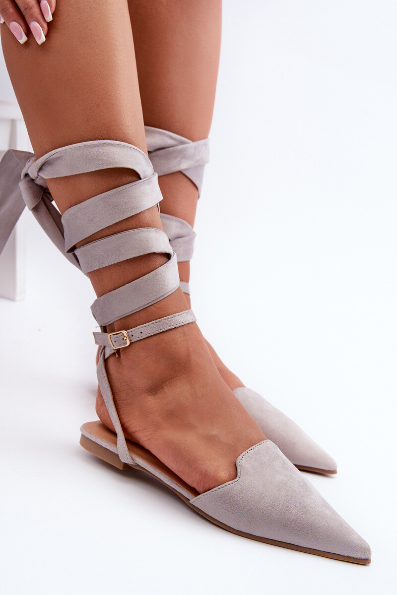 Boto Šedé baletky z ekologickej semišovej kože so špicatými špičkami Ellesara