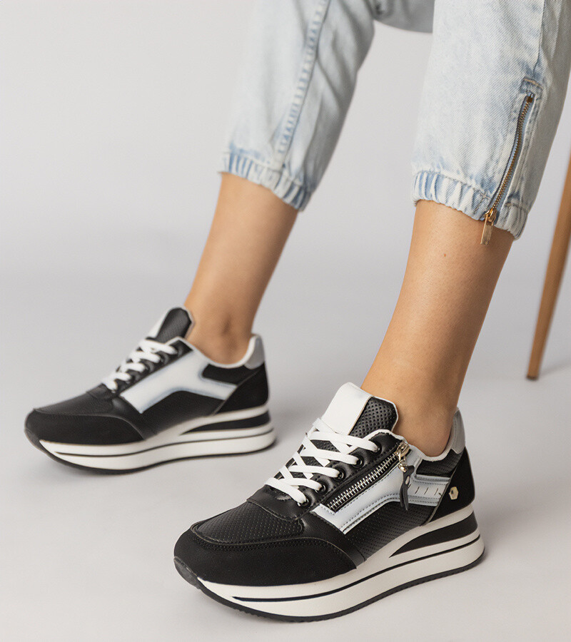 D/CEO Black sports sneakers decorated with a zipper Syvilla
