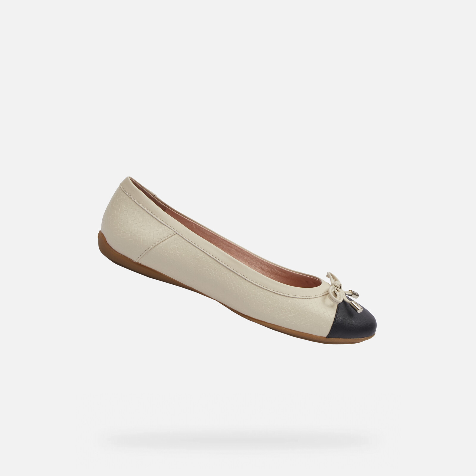 Cream women's ballet flats Geox Charlene - Women's