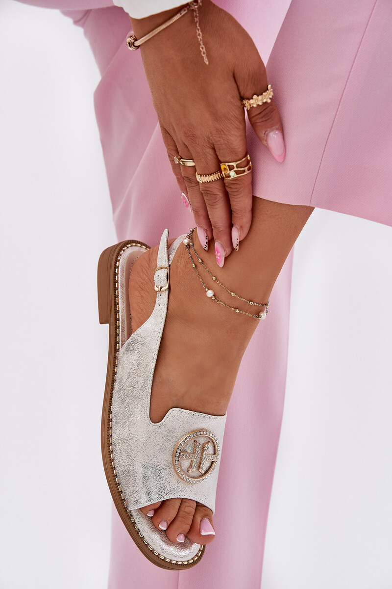 Strieborné dámske sandále na plochom podpätku s prackou a zdobením S.Barski - 36