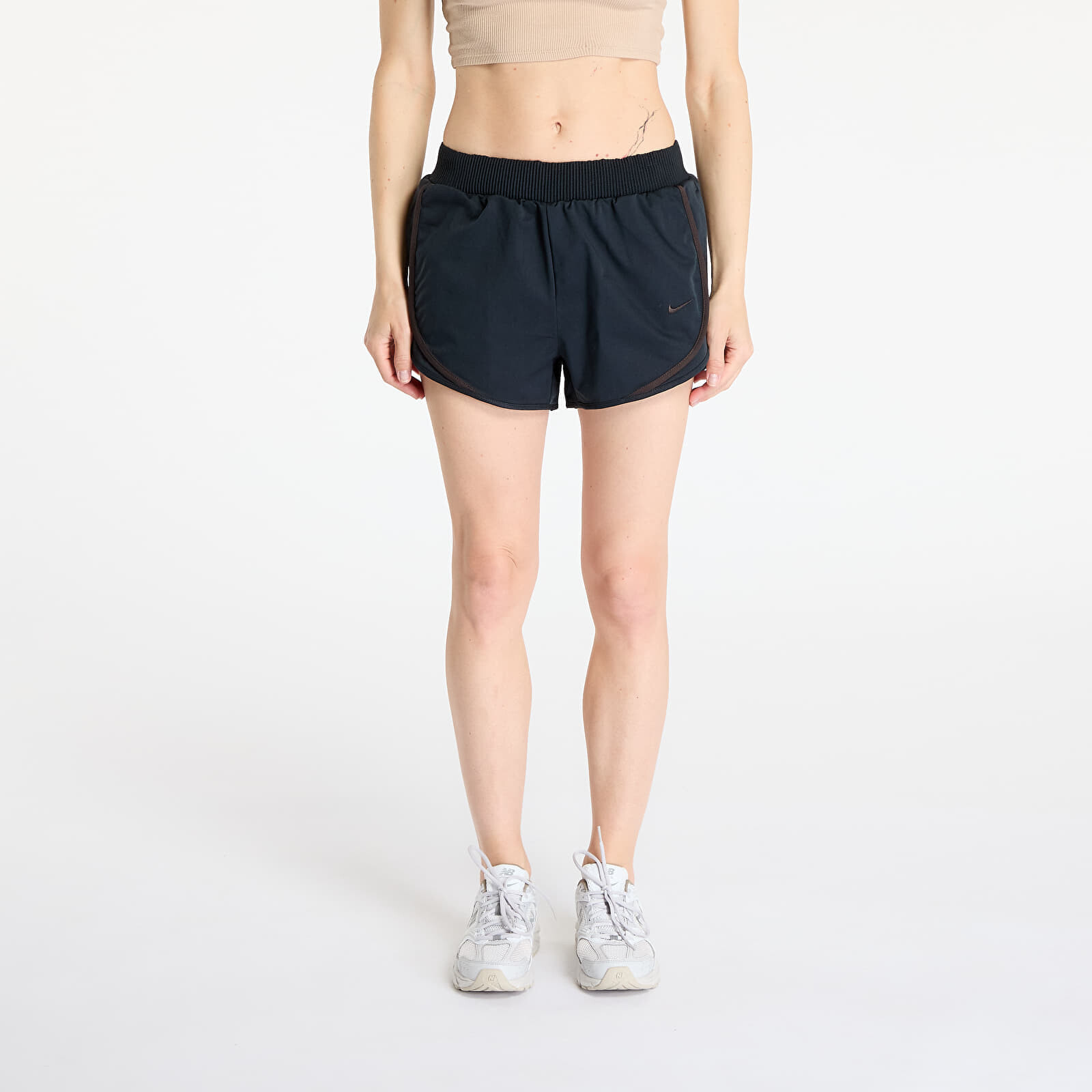 Šortky Nike Sportswear Collection Women's Mid-Rise Twill Shorts Black/ Velvet Brown/ Velvet Brown S
