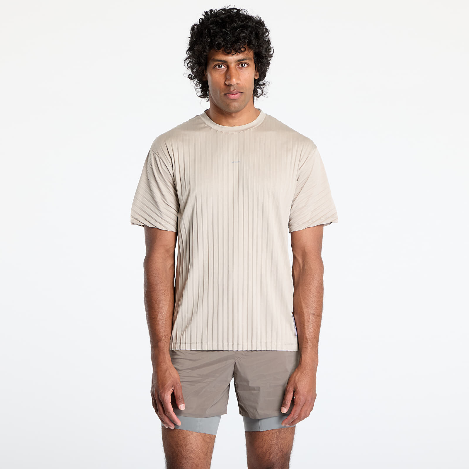 Tričko Satisfy AuraLite Pleated T-Shirt UNISEX Mineral Dune M