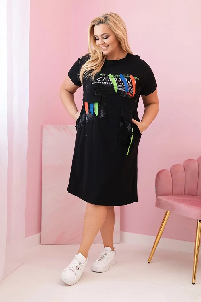 Kesi Włoski Dámske bavlnené šaty Plus Size s farebnou potlačou a vreckom čierny
