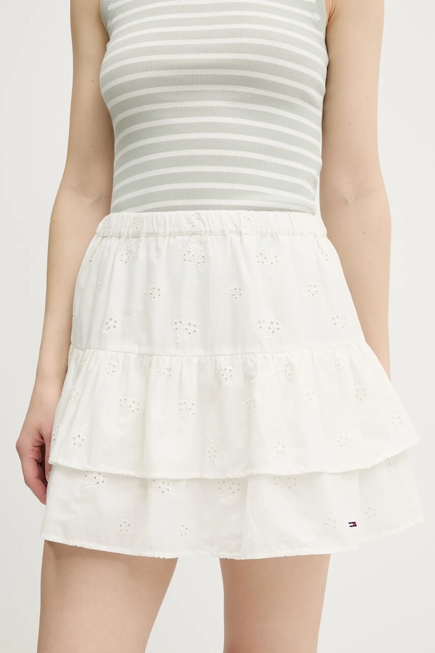 Bavlnená sukňa Tommy Jeans béžová farba, mini, áčkový strih, DW0DW21166