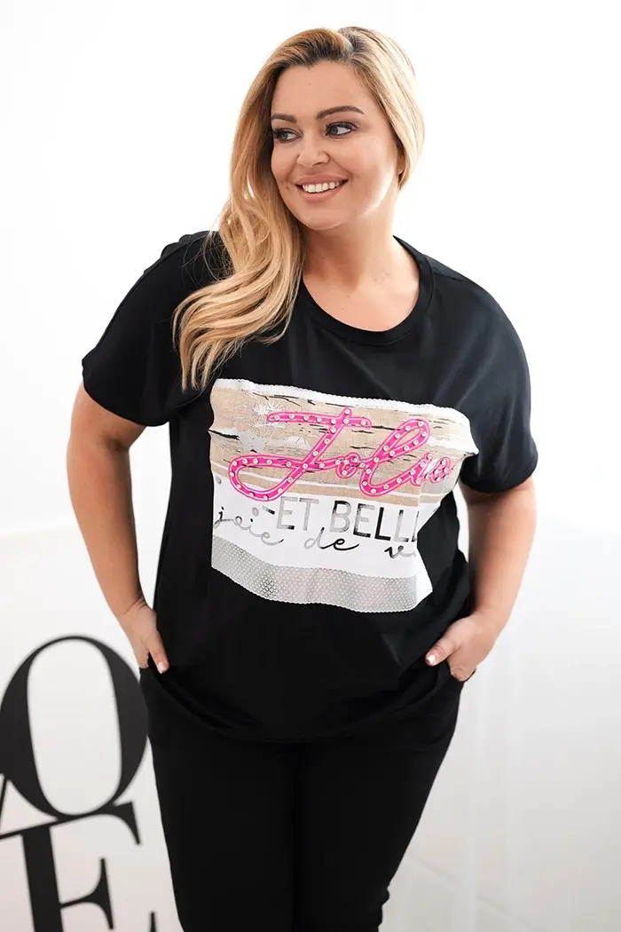 Kesi Włoski Dámska blúzka Plus Size s flitrovým nápisom čierny