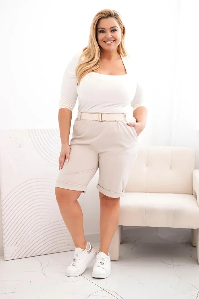 Kesi Włoski Dámske bavlnené šortky Plus Size s opaskom béžový