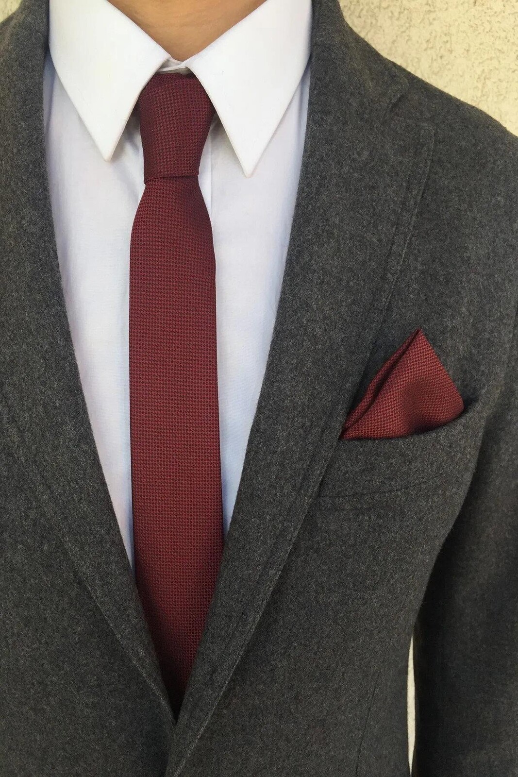 69641 Dewberry Mens Tie and Handkerchief Set-BORDEAUX