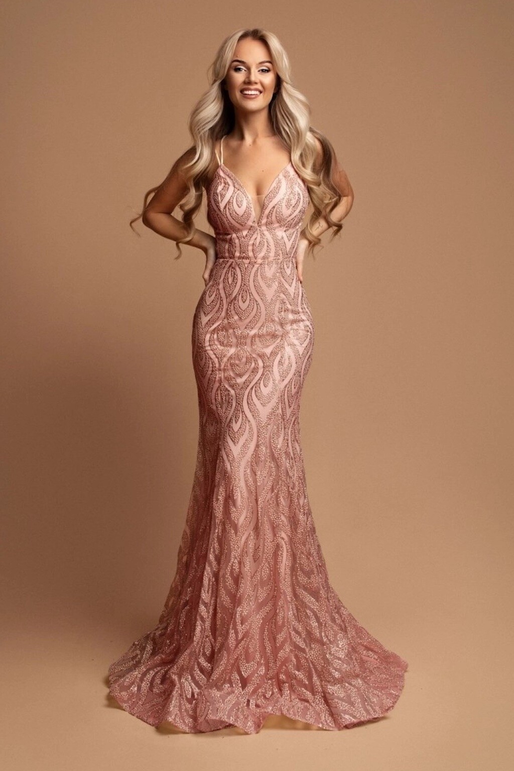 Ružové flitrované šaty s odhaleným chrbtom Veľkosť: S