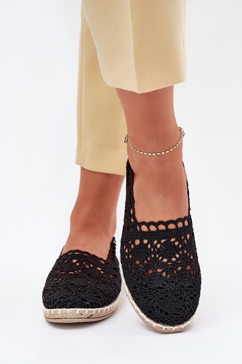 Dámske čipkované čierne espadrilky na nízkej platforme - 36