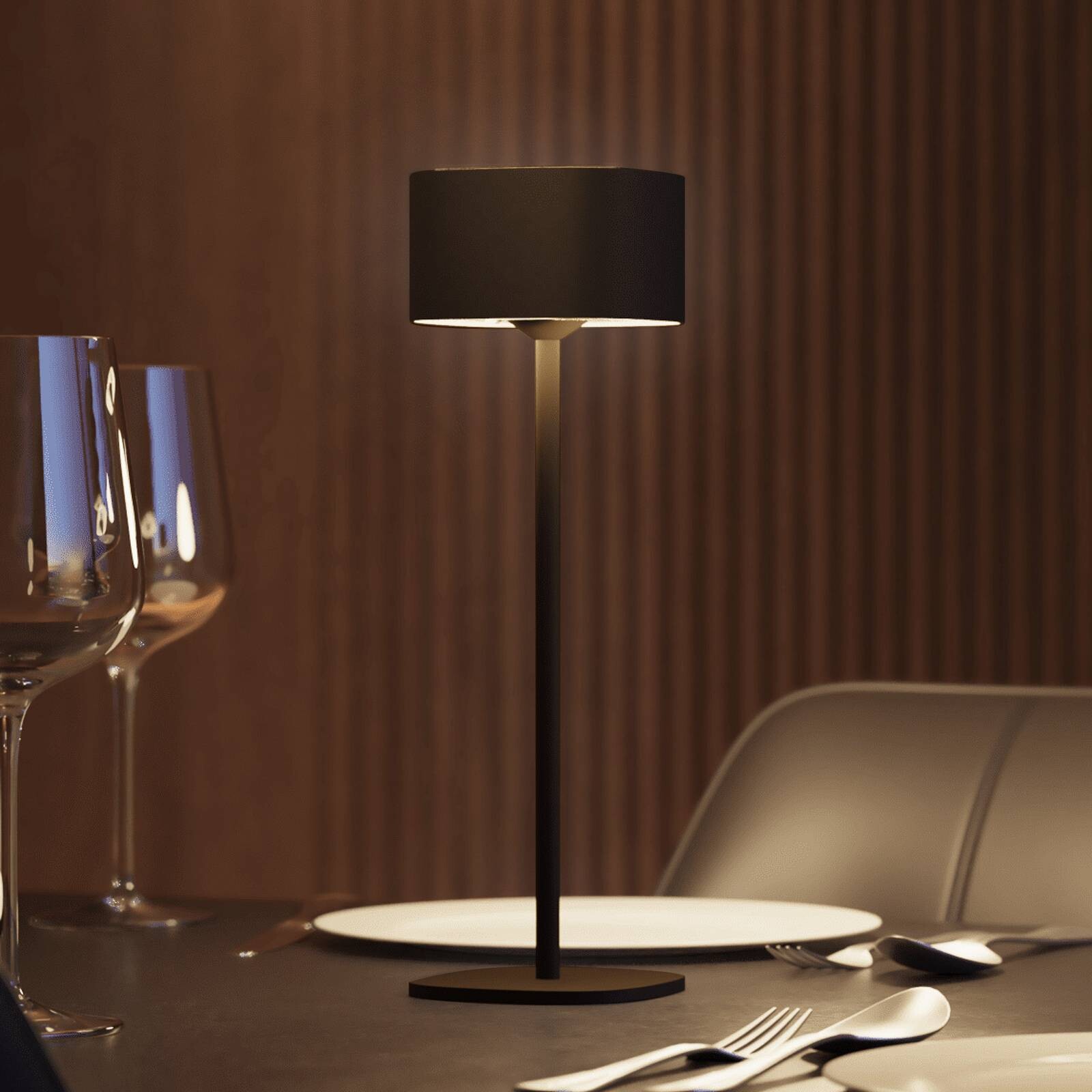 Calex Stolová LED lampa Serino, čierna, hliník, 2 700 K