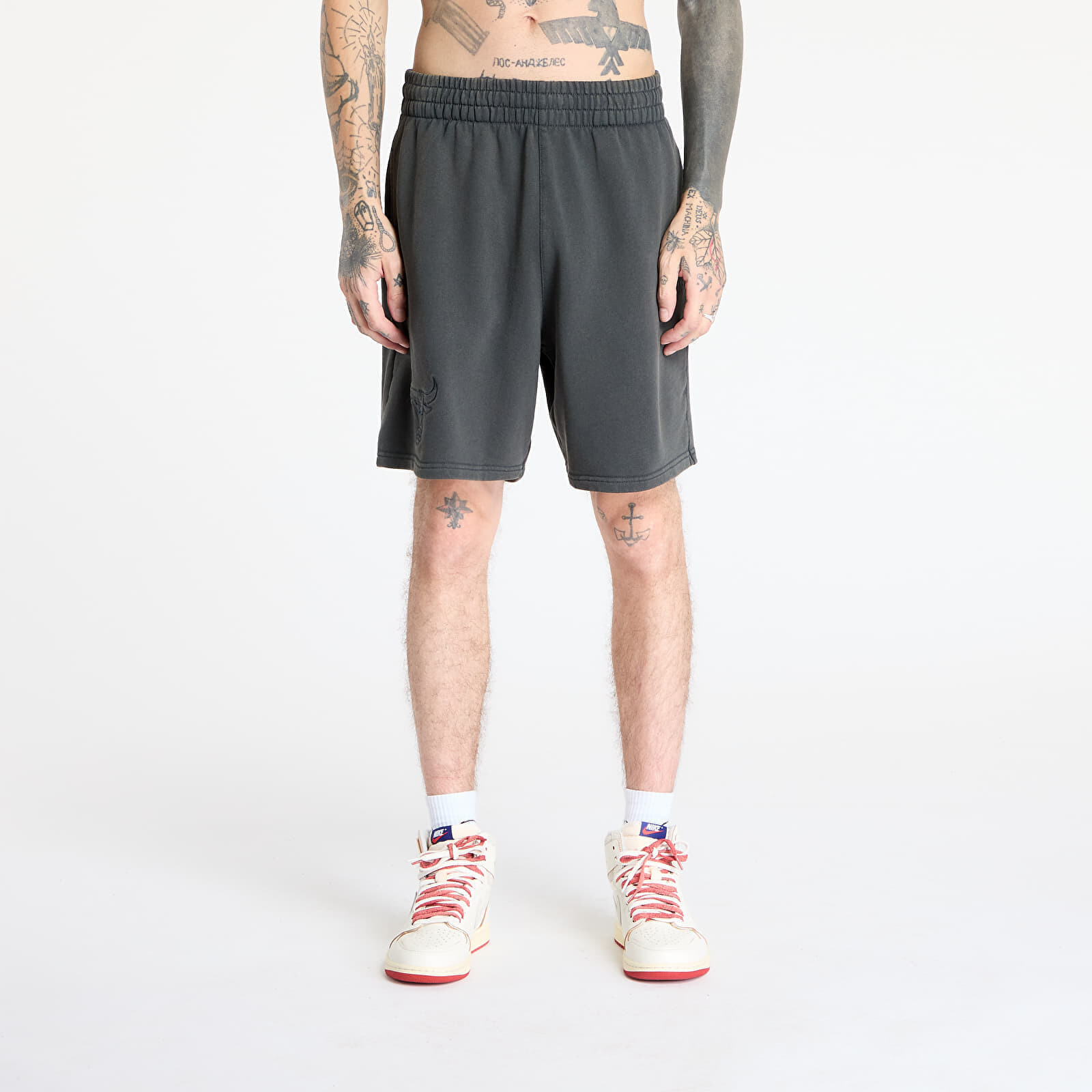 Šortky New Era Chicago Bulls Washed Short White Heather Gray M